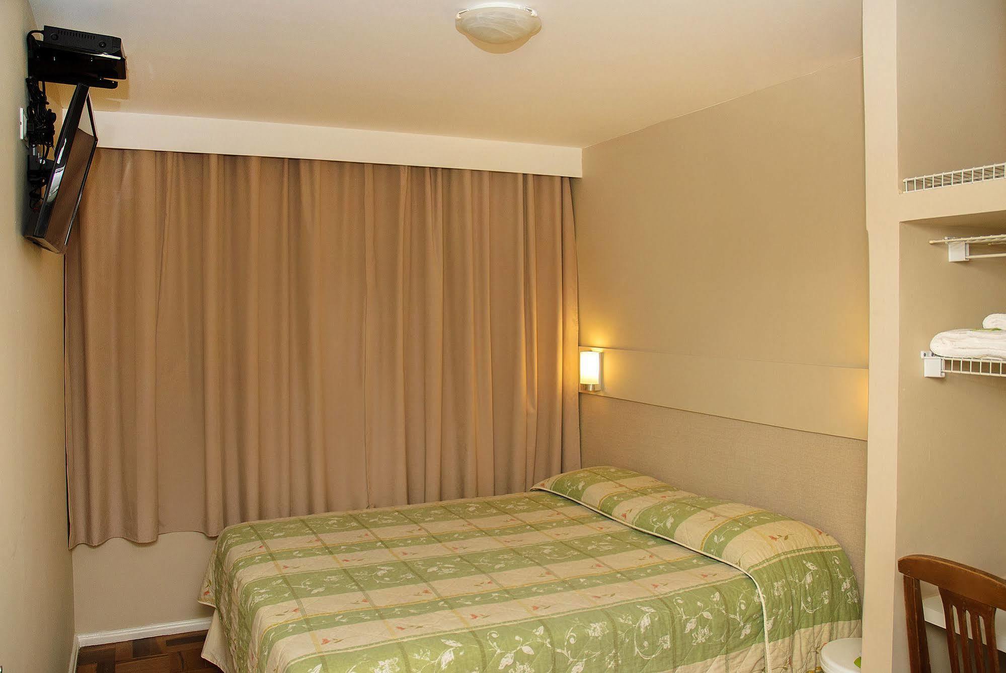 Hotel Lumini 库里提巴 外观 照片